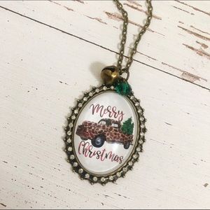 - Merry Christmas 🎄🎁 Necklace